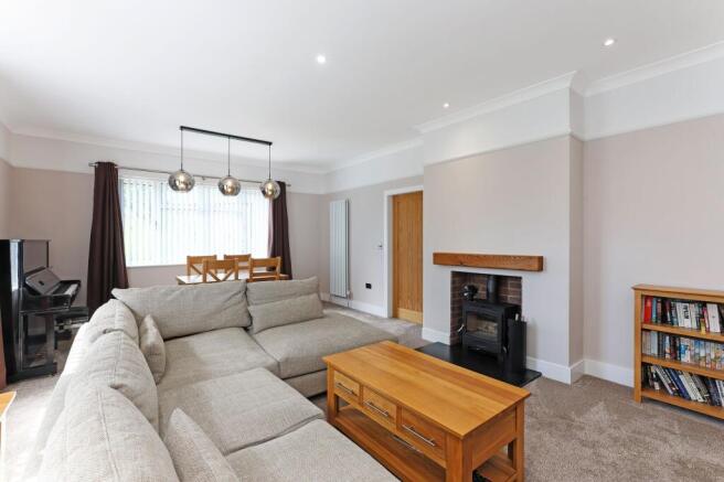 4 bed Detached Bungalow for sale Image 10