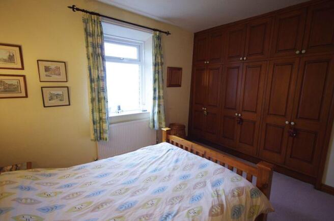 Bed 1 Wardrobes