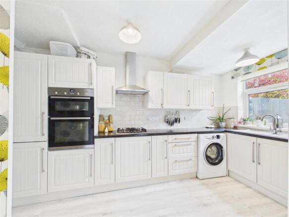 3 bed Terraced for sale Image 5