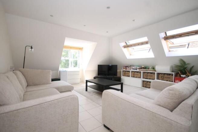 .livingroom.JPG