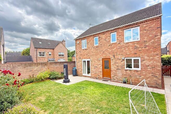 4 bed Detached for sale Image 7