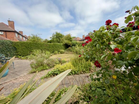 Larch Crescent, Beeston, NG9 photo 4