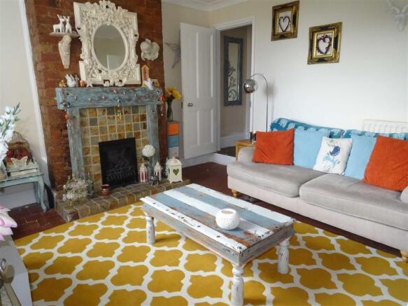 Lounge (rear)