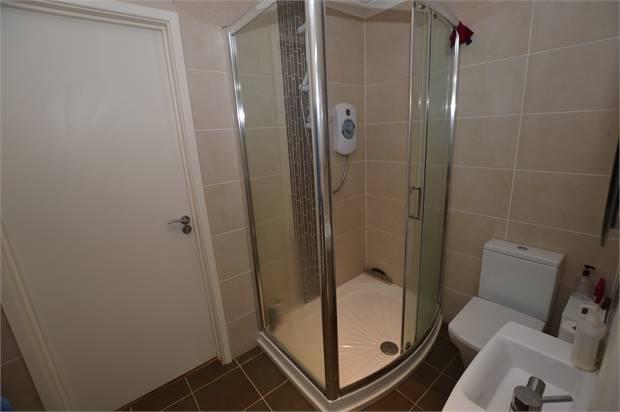 EN SUITE SHOWER ROOM