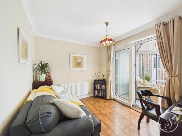 2 bed Bungalow for sale Image 11