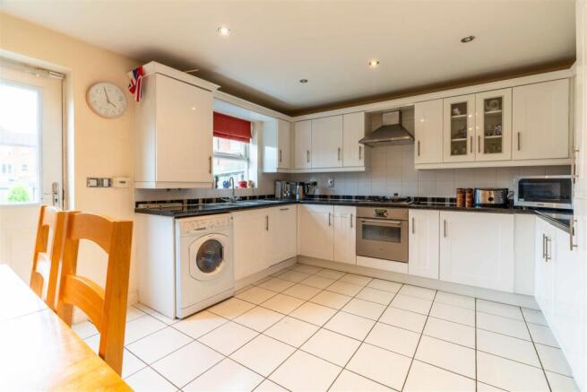 Fully Fitted Kitchen Diner