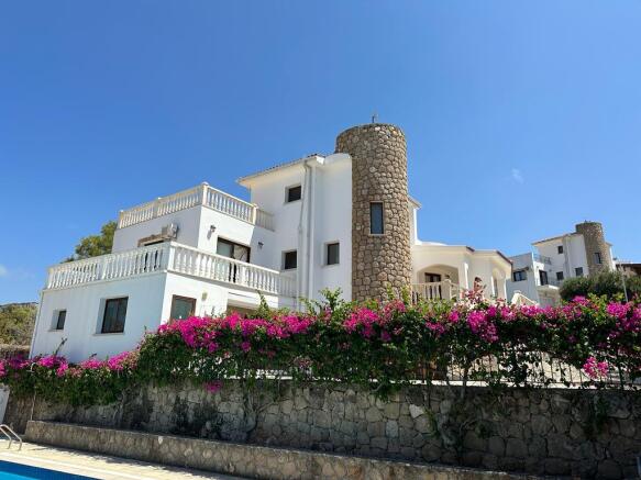 Amazing 3/5 Bedroom Fully Furnished Villa with Large Plot and Elevated Views Image 9999 3