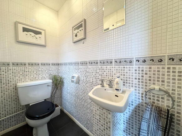 4 bed Detached for sale Image 12