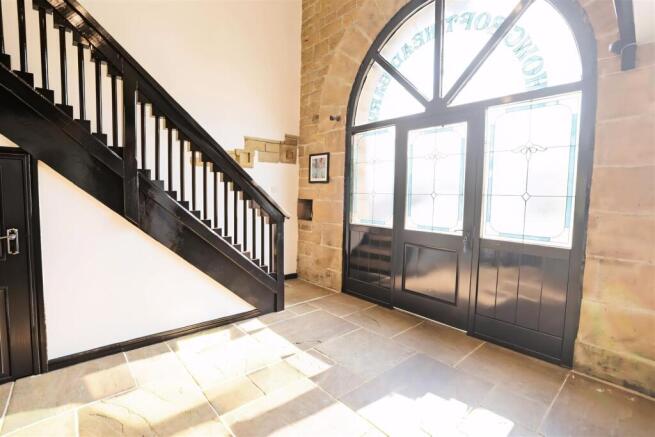 5 bed Detached for sale Image 5
