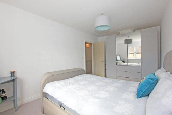 3 bed Semi-Detached for sale Image 9