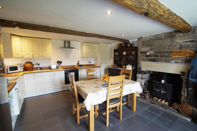 6 bed Farm House for sale Image 4