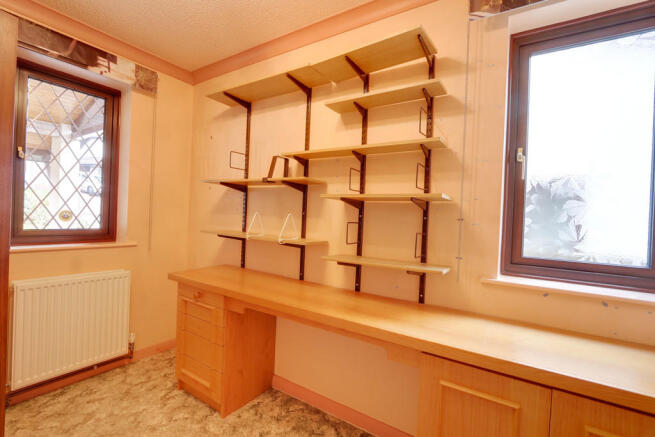 Bedroom 3/Study
