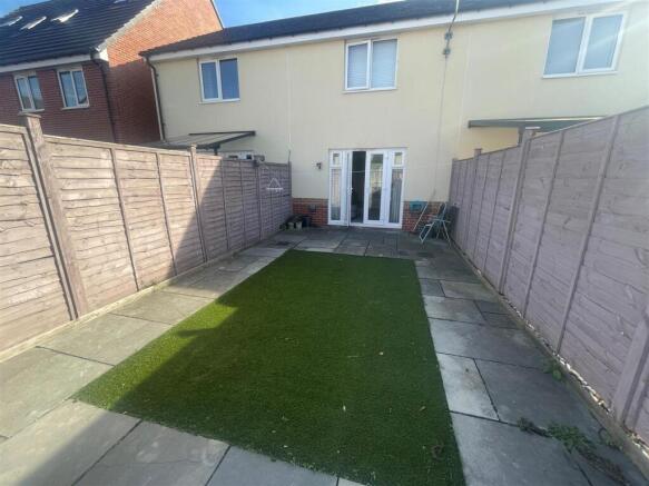 REAR GARDEN 3.jpg