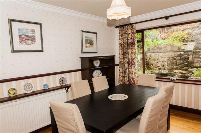 SEPARATE DINING ROOM