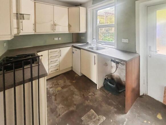 3 bed Terraced for sale Image 6
