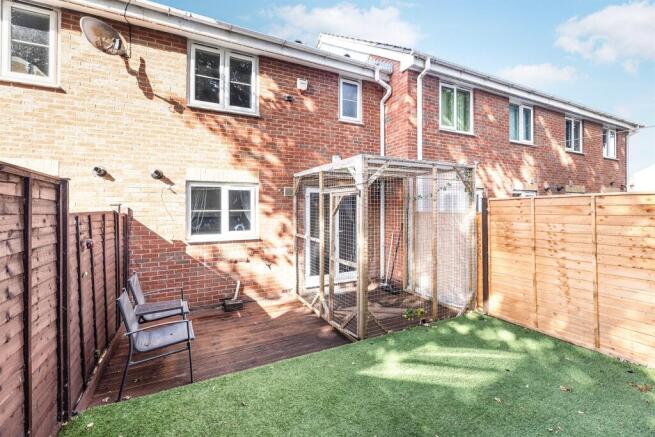3 bed Town House for sale Image 9