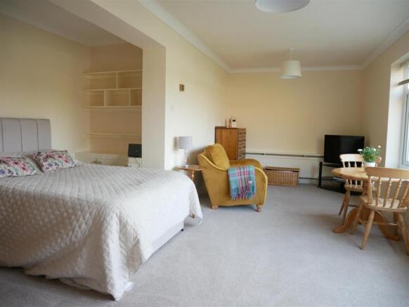 bedroom.JPG