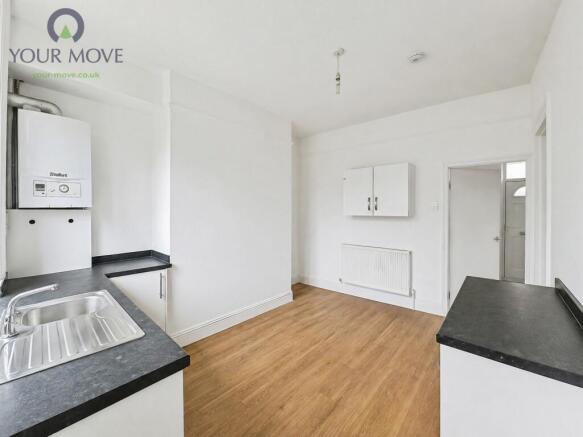 3 bed Terraced to rent Image 4