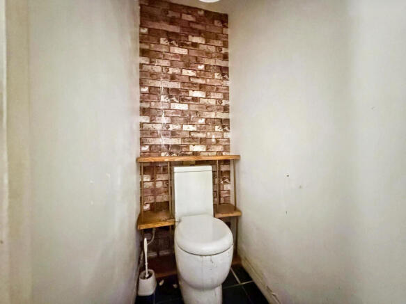 2 bed Apartment for sale Image 9