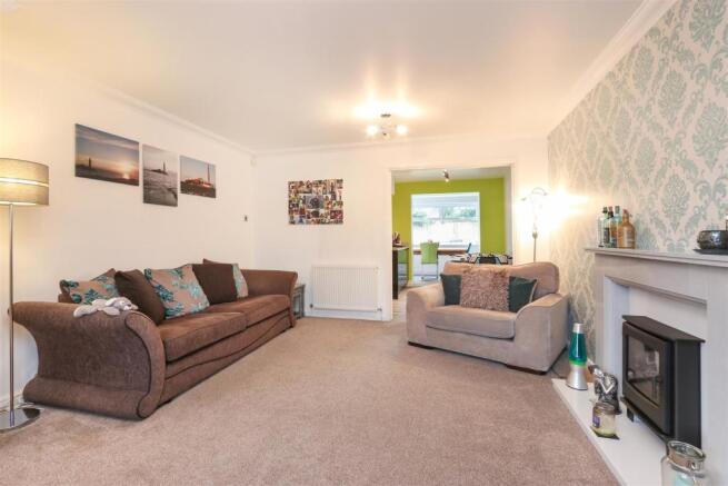 Living Room2.jpg