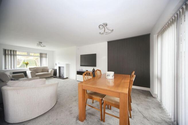 3 bed Semi-Detached to rent Image 5