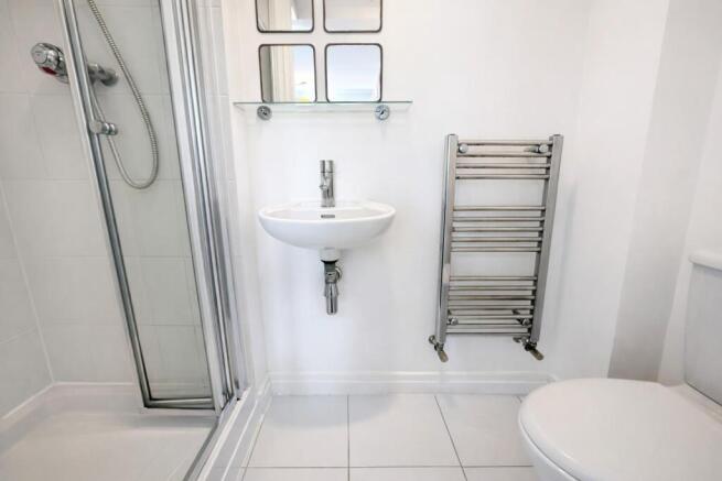 2 bed Flat for sale Image 6