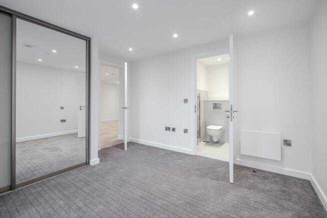 2 bed Flat to rent Image 10