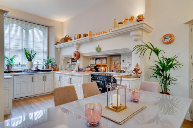 Dining area and F...