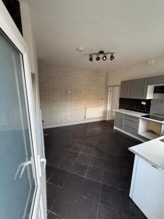 2 bed Terraced for sale Image 6