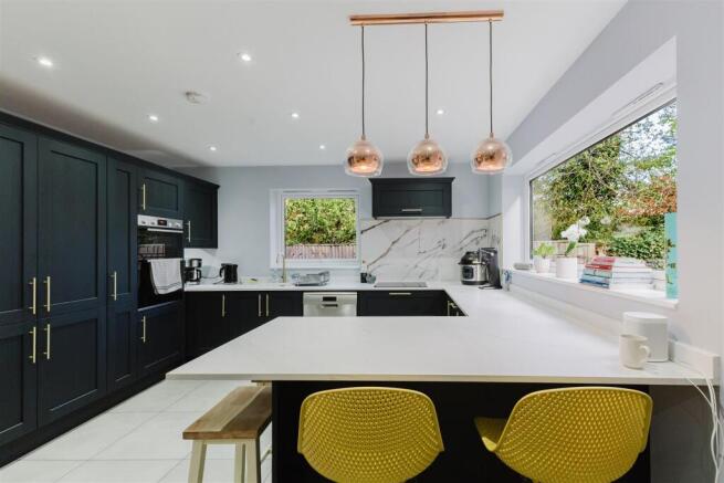 Kitchen 1.jpg
