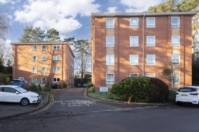 23 Leckhampton Pl...