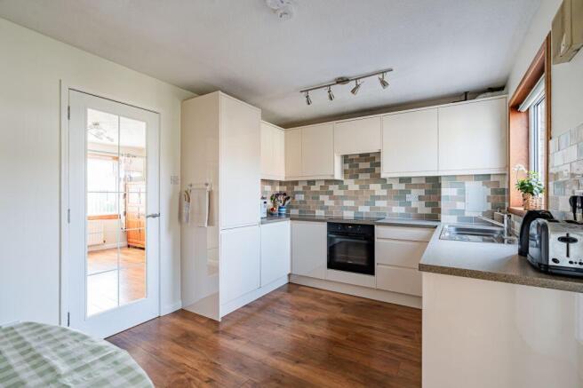 219 Gogarloch Syke, Edinburgh, EH12 9JF photo 4