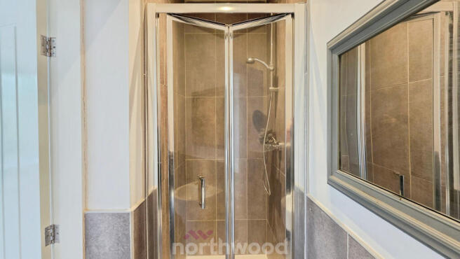 2 bed Flat to rent Image 3
