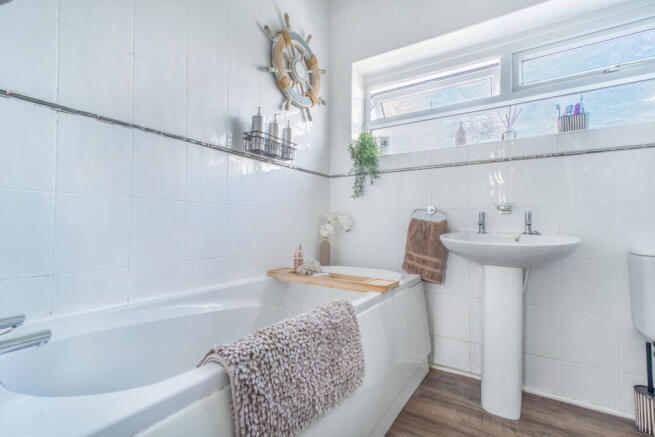 3 bed Semi-Detached for sale Image 12