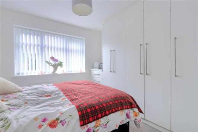 5 bed Semi-Detached for sale Image 12
