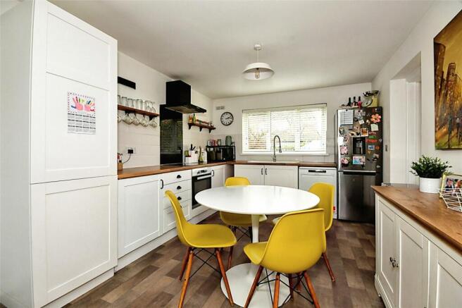 Kitchen/ Dining Room