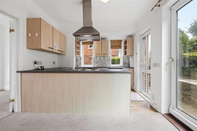 3 bed Semi-Detached for sale Image 6