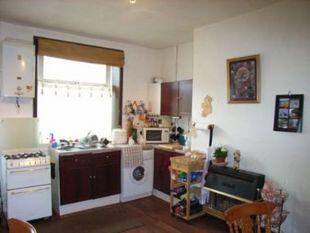 Spacious Dining Kitchen