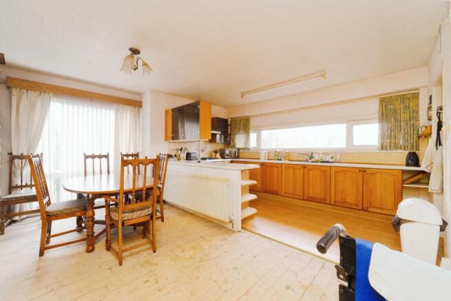 Dingin Room/Kitchen