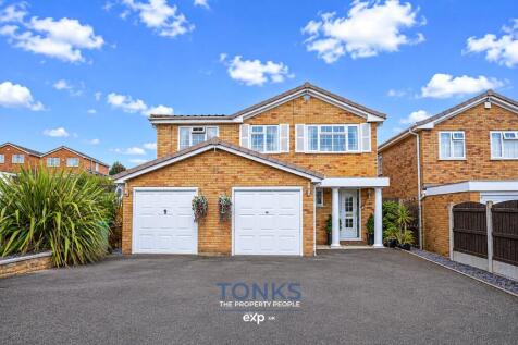 County Park Avenue, Halesowen, B62 8SX