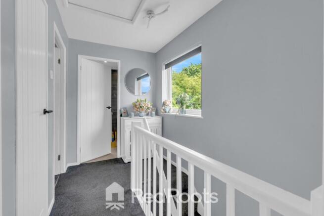 3 bed Semi-Detached for sale Image 10