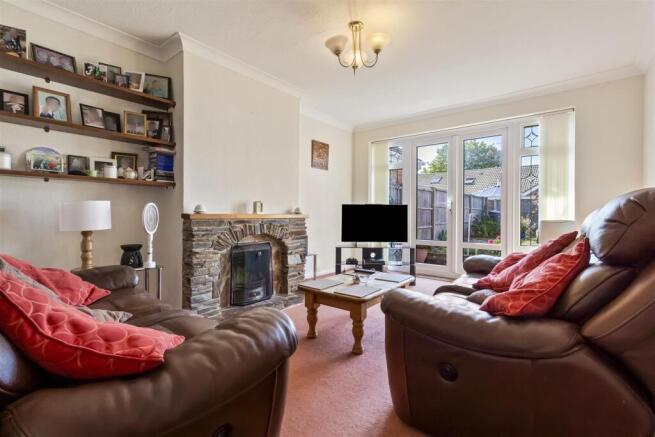 14 Twyford Close-004.JPG