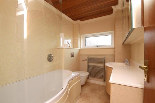 Bathroom.JPG