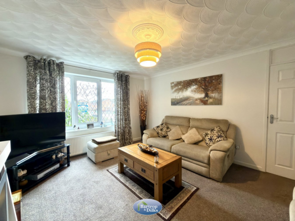 4 bed Detached for sale Image 9