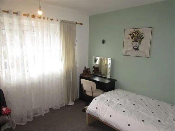3 bed Terraced for sale Image 7