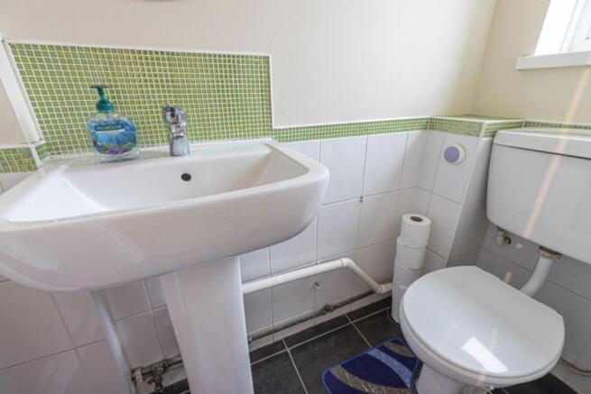 Cloakroom / WC