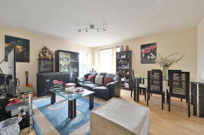 12, Mayfair Court, Observer Drive, Watford WD18 7GA
