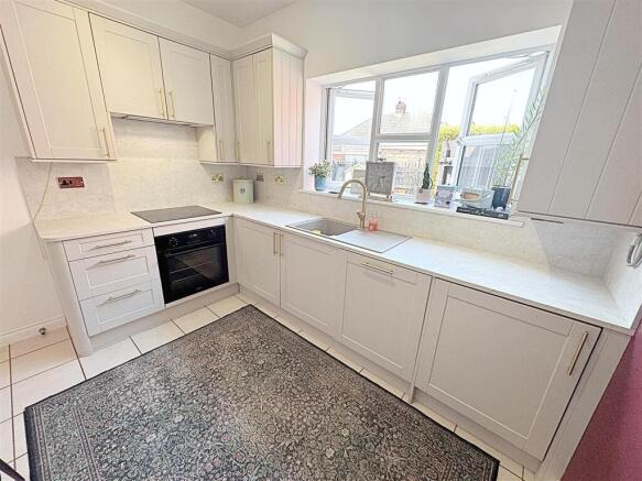 Mellor Way, New Waltham, Grimsby, N.E. Lincs, DN36 4GW photo 4