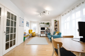 Flat 3, Marcham Court, Market Place, East Finchley, London N2 8BF