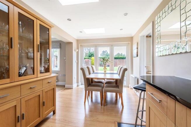 Dining Area.JPG